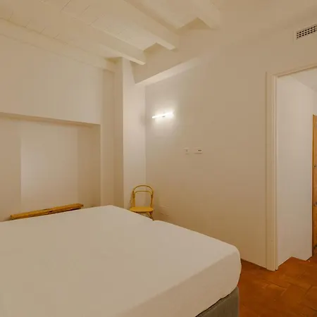 Flateli Santa Clara 02 * Gerona